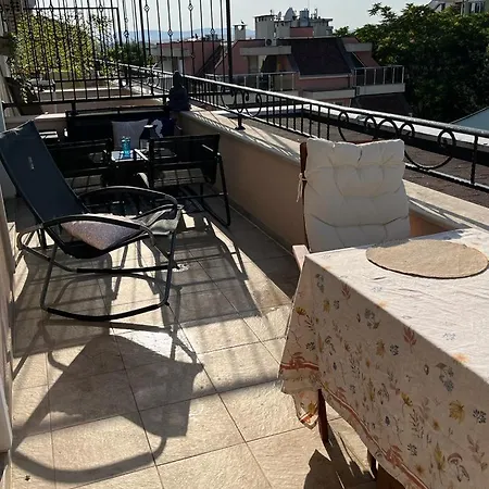 Luxury Studio Valencia Gardens Apartment