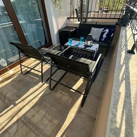 Luxury Studio Valencia Gardens Apartment